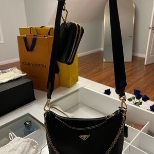 Prada Re-Edition 2005 Saffiano leather bag